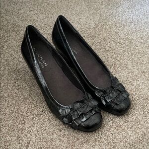 Hannah Black Ruffle Women's Flats